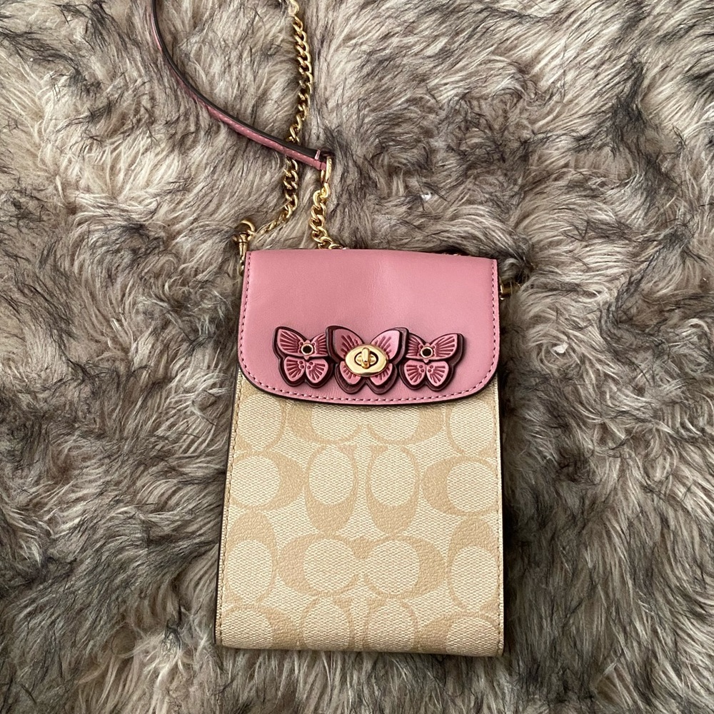 🌹Rachel phone crossbody with butterfly appliqué🌹